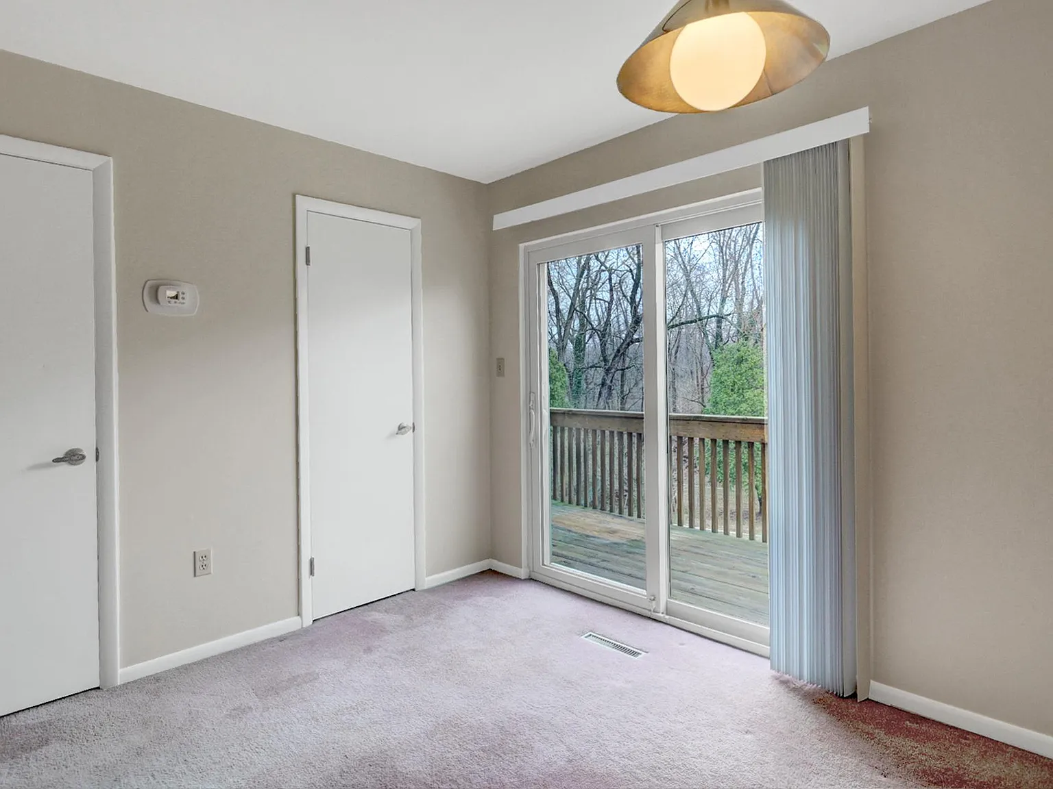 2 bed, 1.5 bath, 1900 sqft, $1,490 — Photo 4
