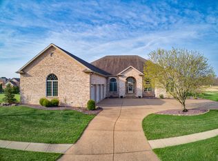 199 Quail Crossing Dr, Boonville, IN 47601