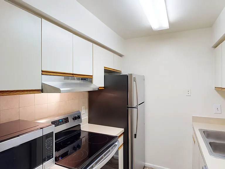 Lakewood Place — Photo 15