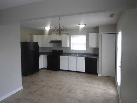 4th image of 7934 States Bend Dr