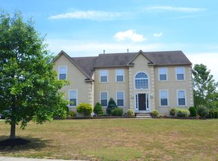 4 Dana Dr, Sewell, NJ 08080