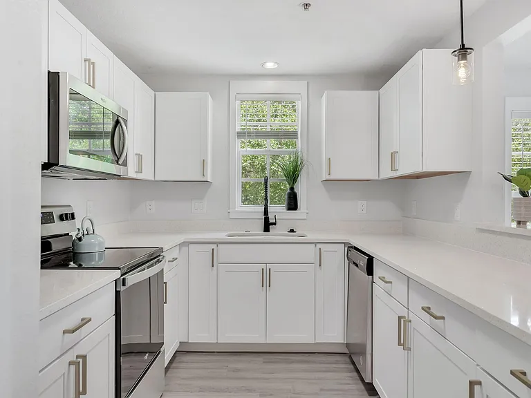 2405 W Texas Ave #4 — Photo 3