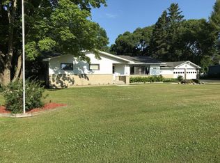 33658 S Water St, Drummond Island, MI 49726