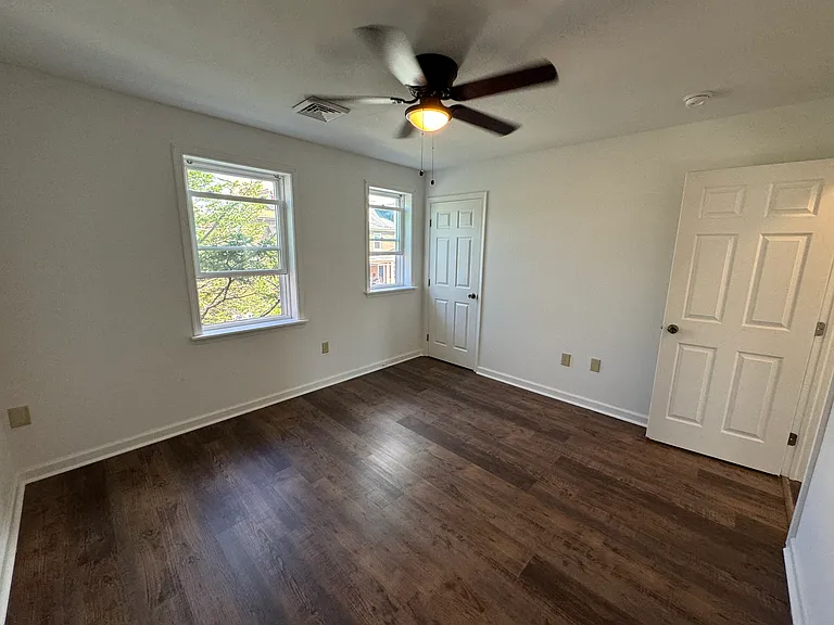 554 Hand Ave — Photo 11
