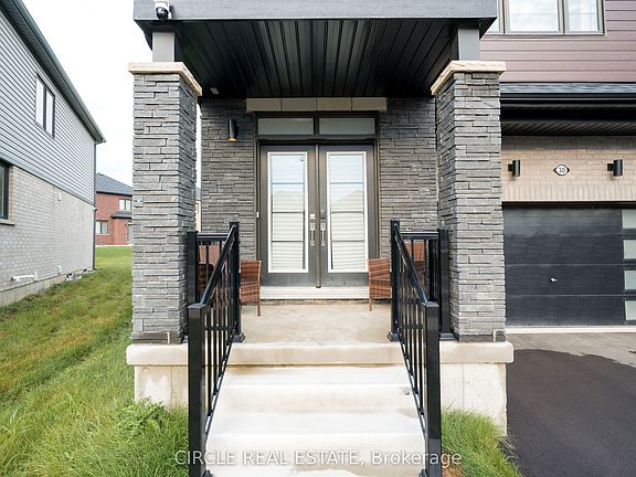 3rd image of 30 Heritage Way