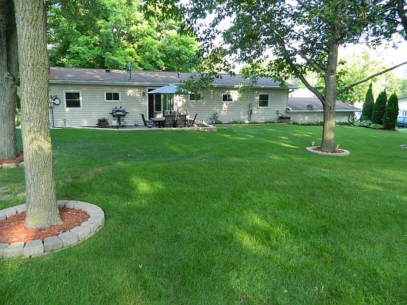 2nd image of 810 Forest Dr