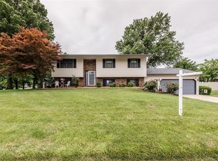 907 Long Branch Rd, Troy, IL 62294