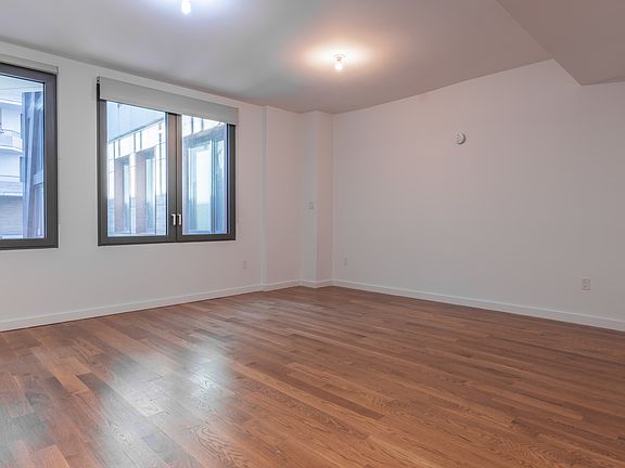 4th image of 54 Noll St #7319