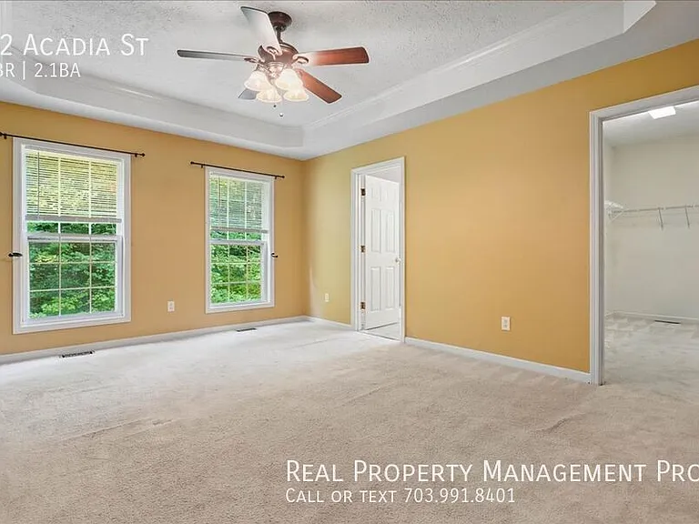52 Acadia St — Photo 13