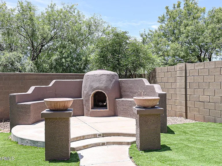 39768 N High Noon Way — Photo 32
