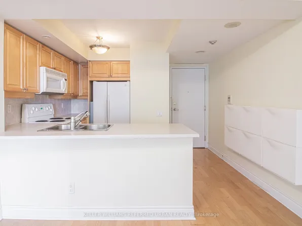5 Northtown Way, Toronto, ON
