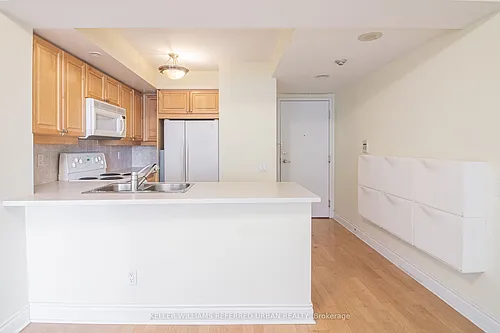 5 Northtown Way Photo 1