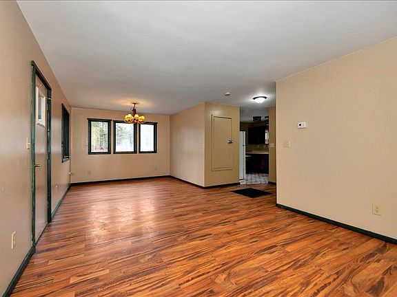 3rd image of 6355 Stoney Brook Rd