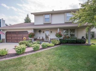 W163N10578 Ridgeview Ln, Germantown, WI 53022