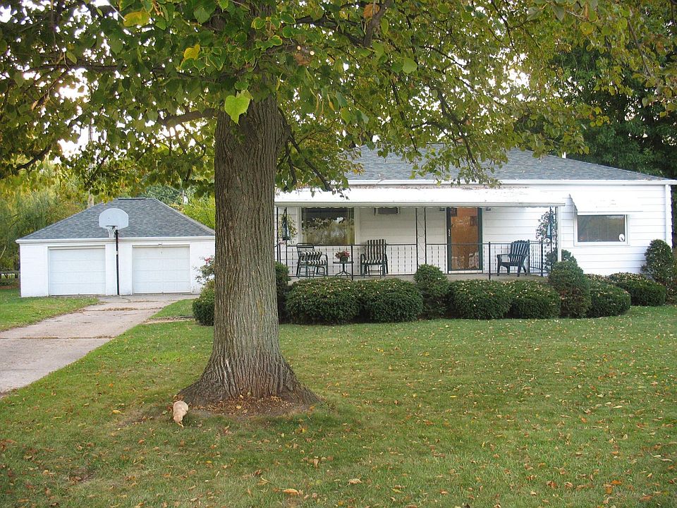 Large Yard on 4 Lots