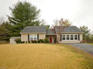 1554 Twin Oaks Dr, King, NC 27021