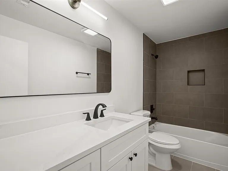9006 Lodge Ct — Photo 3