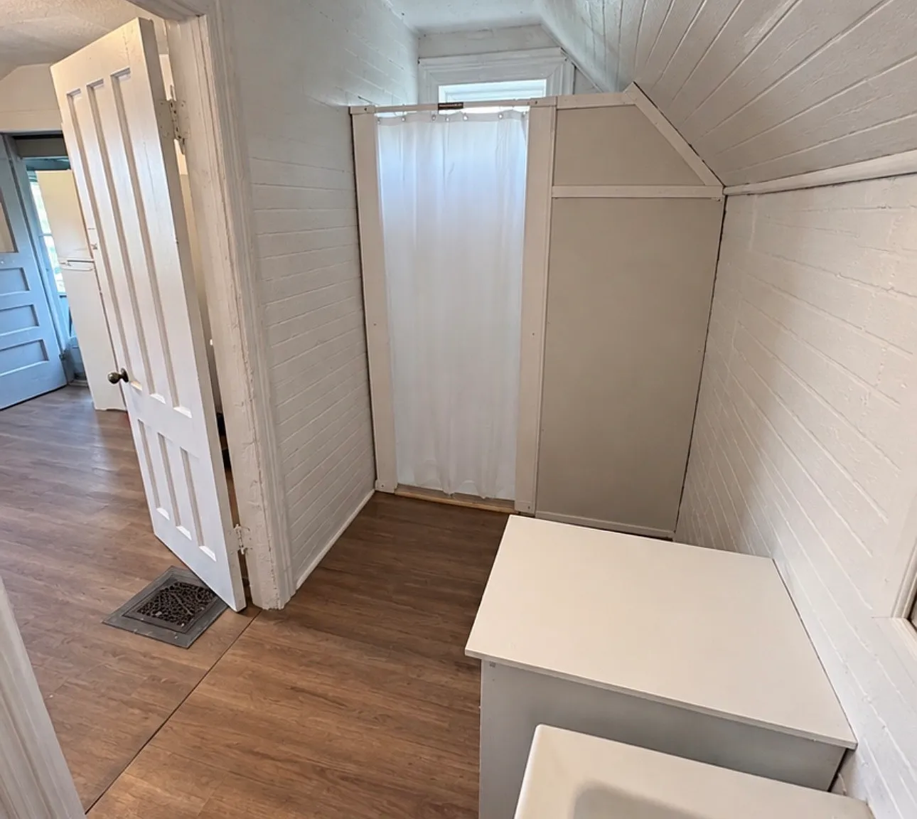 2 bed, 700 sqft, $1,500 — Photo 3