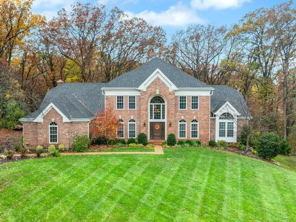 17604 Burnham Ct, Chesterfield, MO 63005