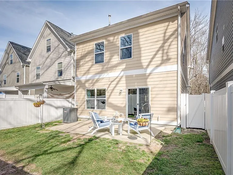 225 Floridays Way — Photo 32