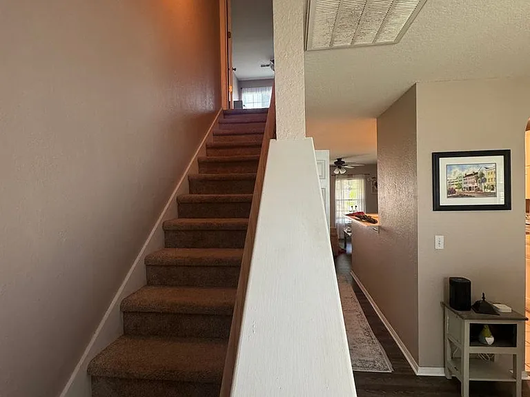 193 University Pkwy — Photo 6