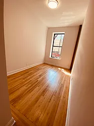 Rented by Metropolis Real Estate of Manhattan
