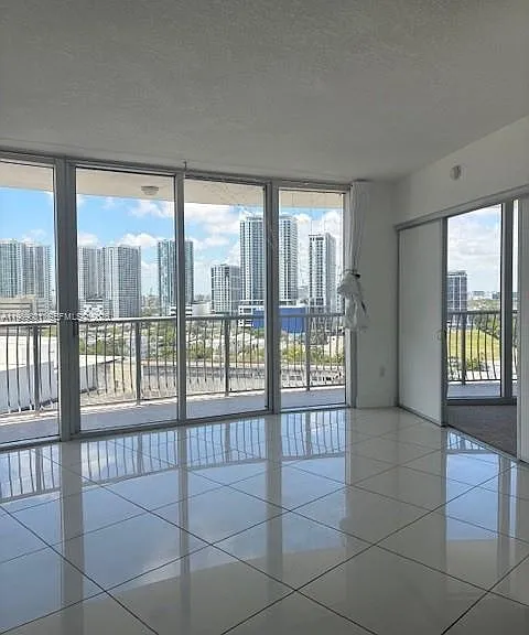 1750 N Bayshore Dr #1714 — Photo 1