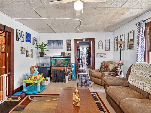 5th image of 108 W Hickory Street