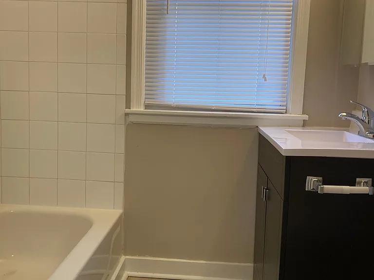 741 Rose Ave E #1 — Photo 9
