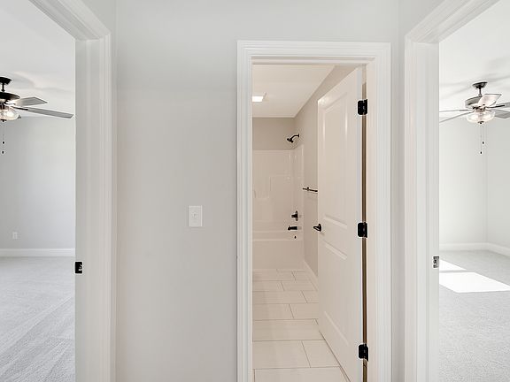 3rd image of 2202 Slade Ln #Yl9fbz