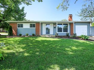 1240 Dewdrop Ln, Florissant, MO 63031