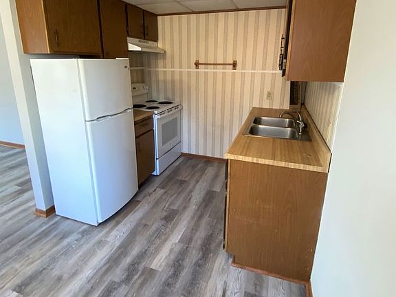 3rd image of 201 E Lawton St #B