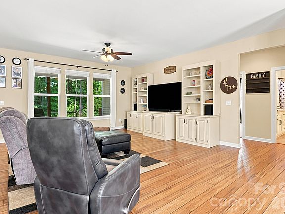 5th image of 4643 Old Hickory Rd