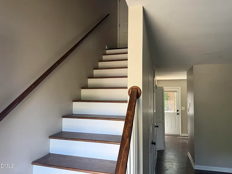 208 Bridgefield Pl #B — Photo 4