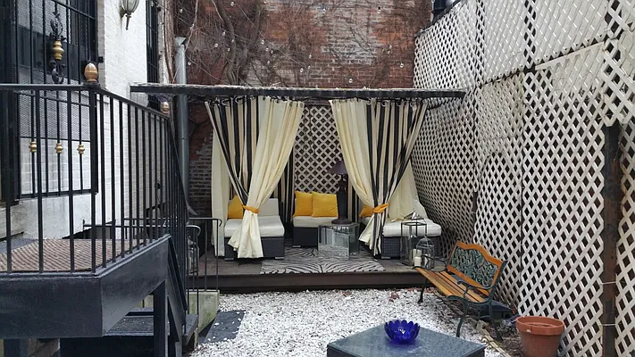 Rented by G. Laurie Cooper | media 7