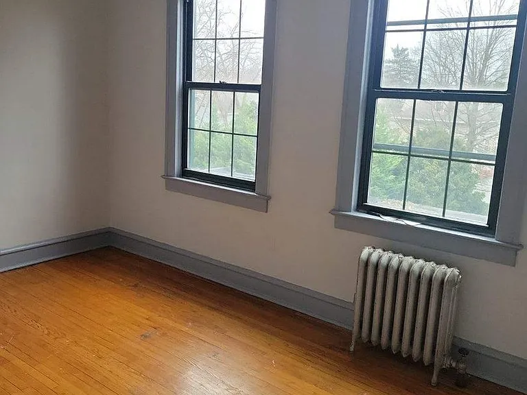 109 Chestnut St — Photo 15