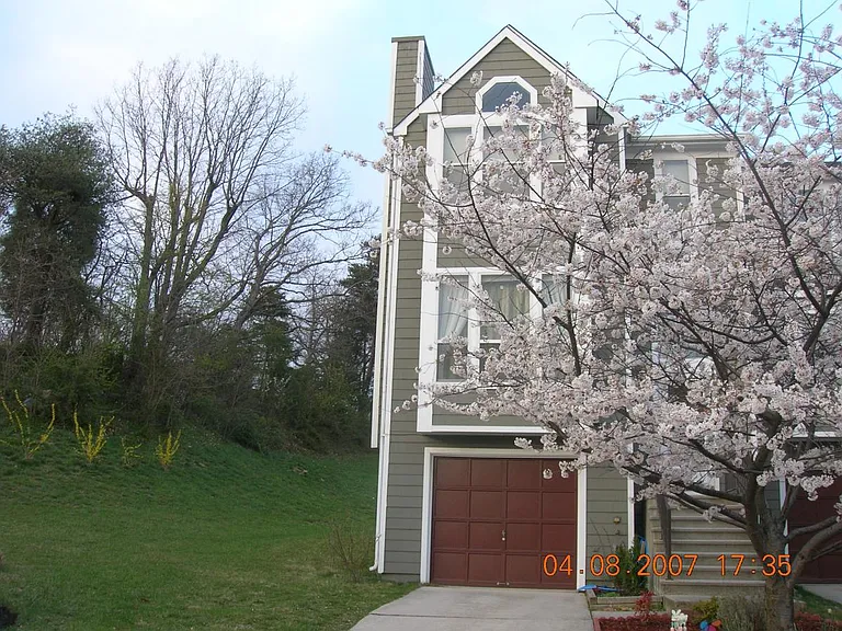 7732 Heatherside Ln — Photo 1