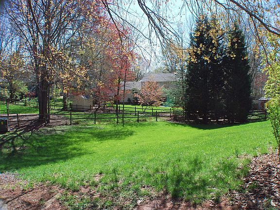 3rd image of 2623 Viking Dr