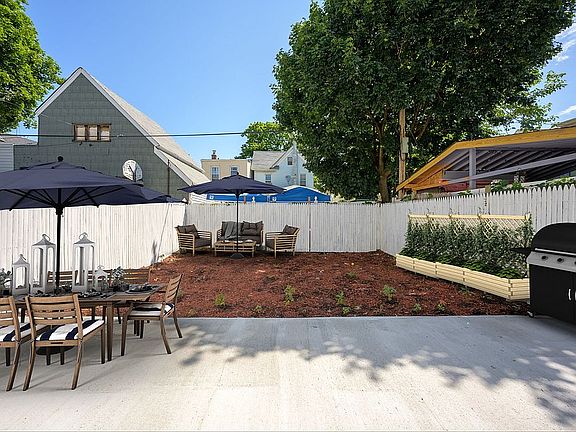 4th image of 9407 106th St