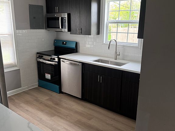 4th image of 5924 Deering St