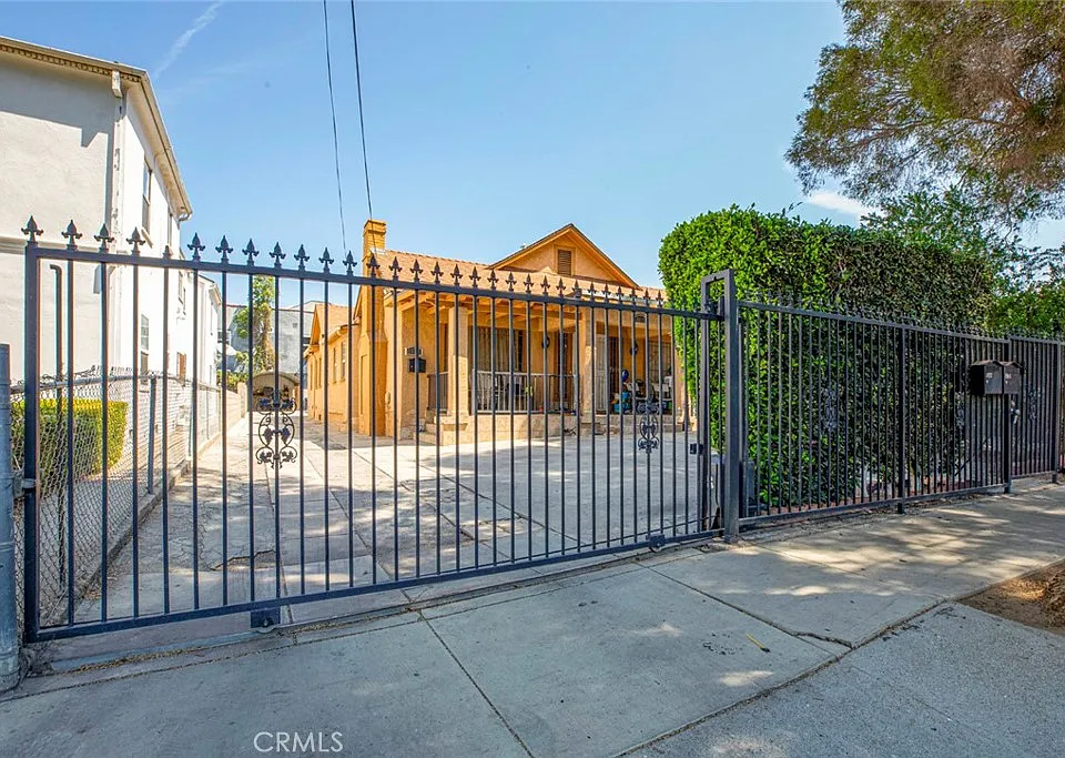 4927 Lexington Ave