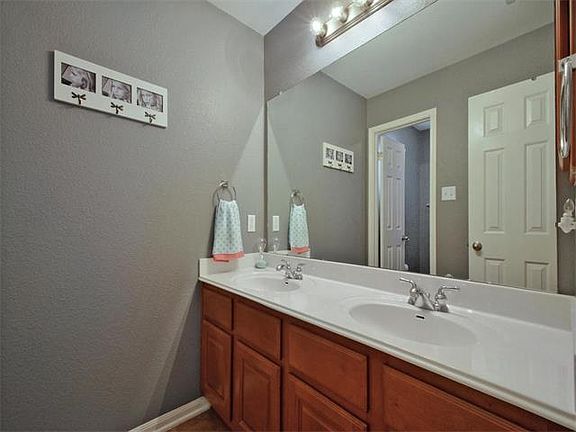 5th image of 908 Golden Palomino Ct