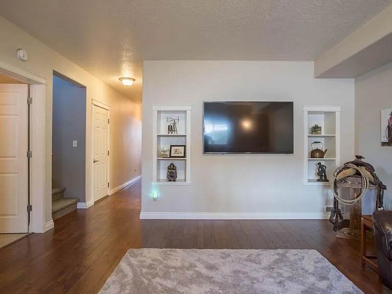 5206 Laree Ct — Photo 29