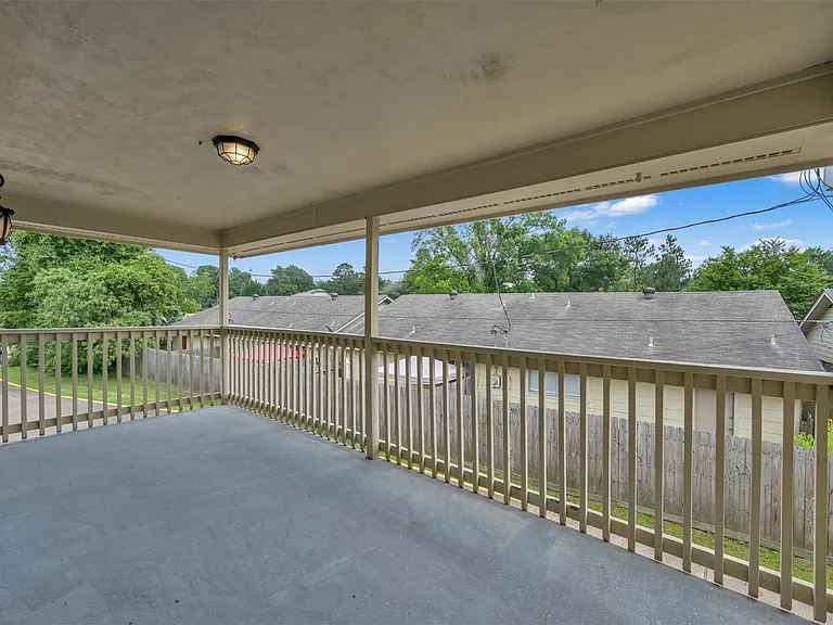 1141 Lovett St — Photo 22