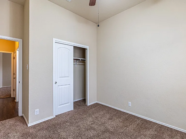 9023 Hubbard Hl — Photo 5