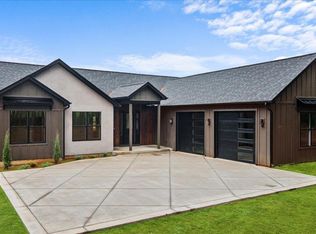 166 Sullens Rd, Campobello, SC 29322