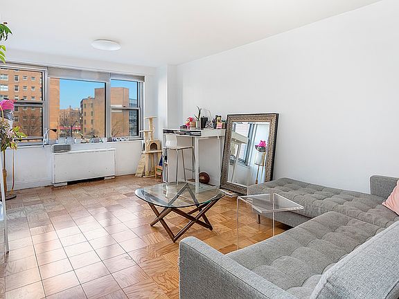 2nd image of 7025 Yellowstone Blvd APT 3Z