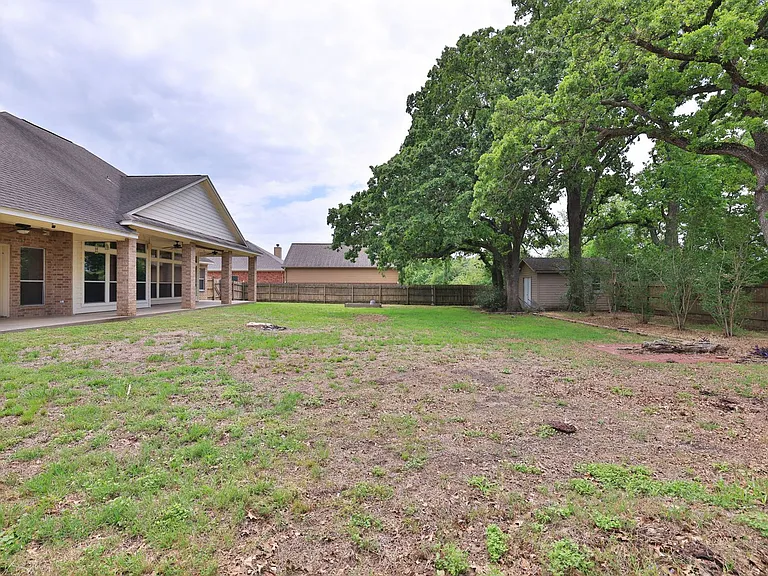 105 Lawrence Marshall Dr — Photo 39