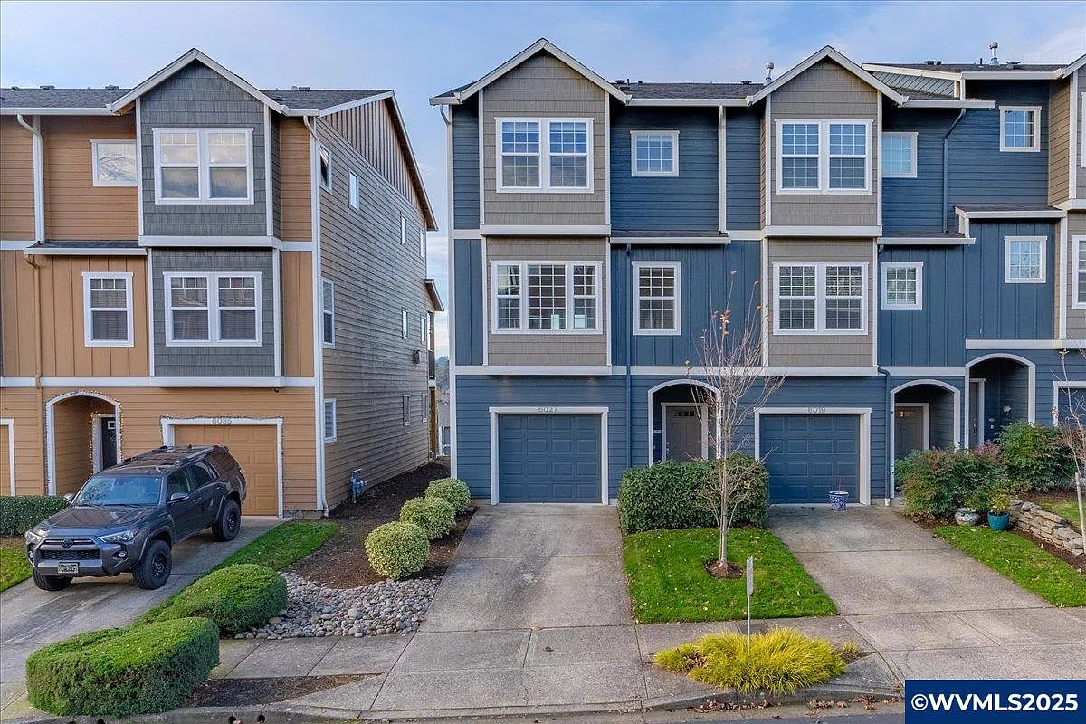 6027 Blue River Dr SE photo 1