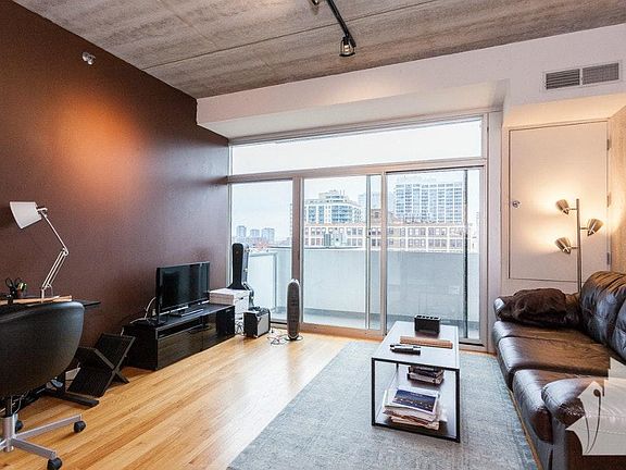 5th image of 650 N Franklin St #717